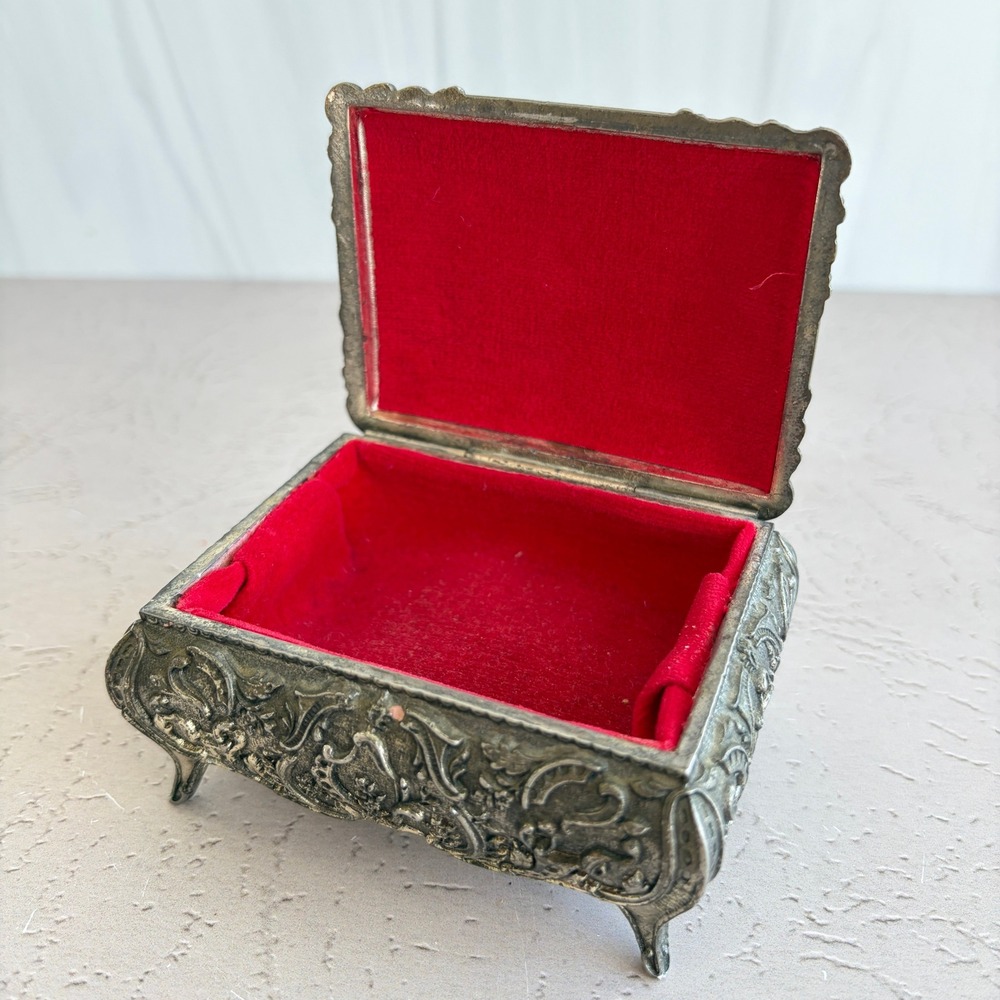 Vintage Ornate Silver Tone Metal Trinket Box Colonial Couple Red Velvet Lining